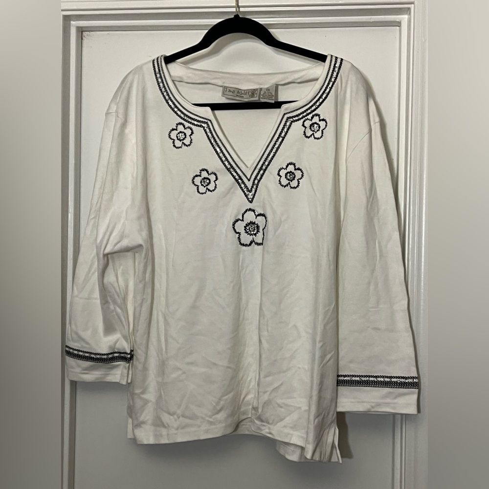 Jane Ashley White blouse with Black Embroidery size 2X